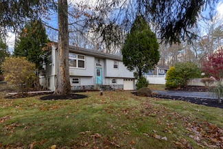 30 Valley Rd, North Grosvenordale, CT 06255