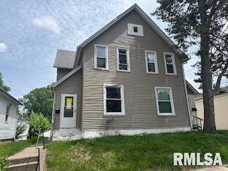 1919 N Sturdevant St, Davenport, IA 52804