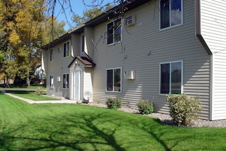 911 Lakeview St Unit 8, Lake Lillian, MN 56253