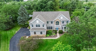 8300 Watson Cir, Crystal Lake, IL 60014