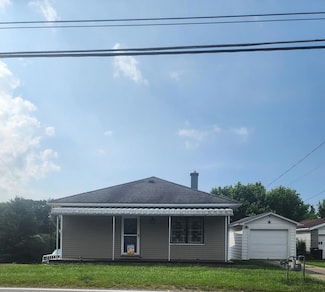 183 Dearing Dr, Mount Hope, WV 25880