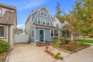 171-06 Bagley Ave, Flushing, NY 11358