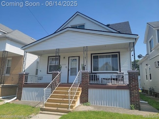 2394 Pulaski St, HamtraMcK, MI 48212