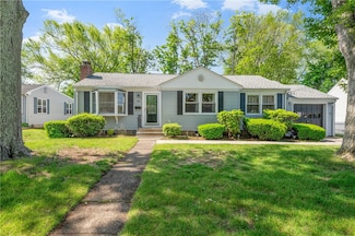 30 Winthrop St, Riverside, RI 02915