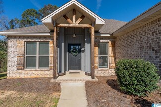 441 Wind Ridge Dr, Deatsville, AL 36022