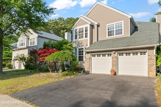 5 Mulberry Ln, Holmdel, NJ 07733