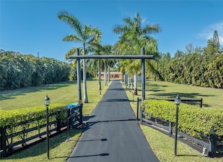 5161 Thoroughbred Ln, Southwest Ranches, FL 33330