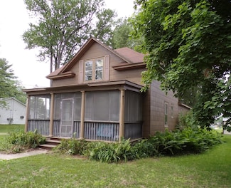 208 S Walker St, Wautoma, WI 54982