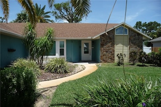 422 Avocado Ave, Sebastian, FL 32958