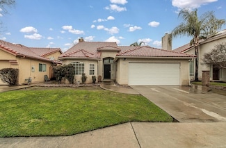 955 Robinson Ave, Clovis, CA 93612