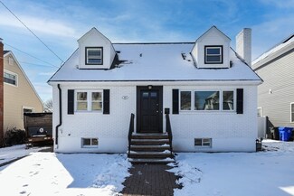 40 Como Rd, Hyde Park, MA 02136