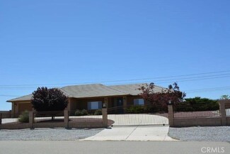 12127 Farmington St, Oak Hills, CA 92344