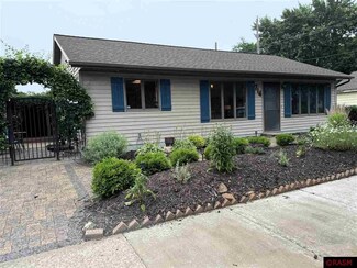 714 714 S 11th St, New Ulm, MN 56073
