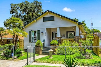 3915 Avenue M 1 2, Galveston, TX 77550