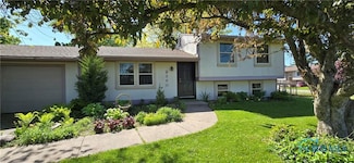 2260 Tracy Rd, Northwood, OH 43619