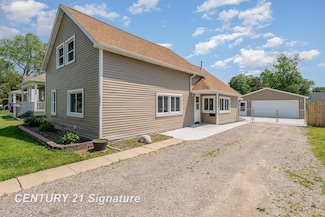 2942 Harrison St, Saginaw, MI 48604