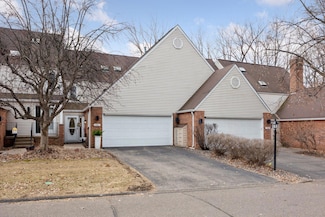 17651 Southridge Ct, Minnetonka, MN 55345