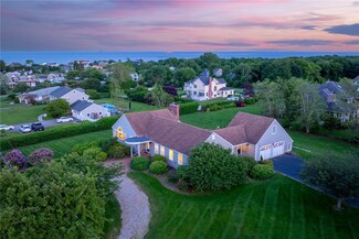 15 Anawan Dr, Narragansett, RI 02882
