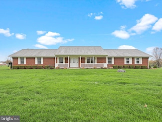 33 Lone Oak Rd, Ranson, WV 25438