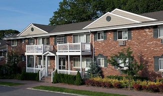 457 Lincoln Blvd Unit 4-1G, Hauppauge, NY 11788