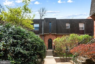 4000 Gypsy Ln Unit 242, Philadelphia, PA 19129