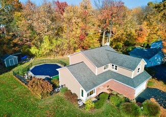 9 Clippership Ln, Waterford, NY 12188