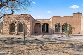 2402 N Shade Tree Cir, Tucson, AZ 85715