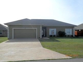116 Arapaho St, Geronimo, OK 73543