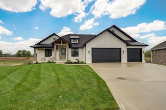 719 N Fox Hill Cir, Nixa, MO 65714