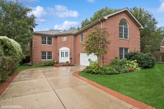 2501 Thornwood Ave, Wilmette, IL 60091