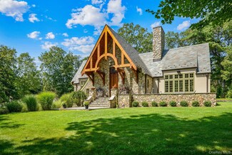 3 Blueberry Hill, Northport, NY 11768