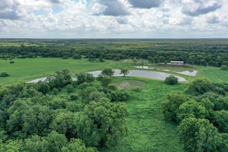2224 Levee Rd, Victoria, TX 77905