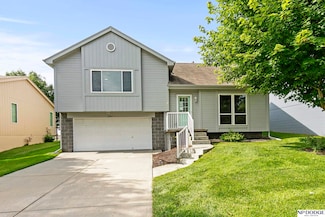 18011 Edna St, Omaha, NE 68136