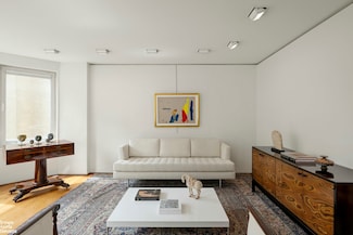 880 5th Ave Unit 10A, New York, NY 10021