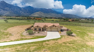 6233 E Molly Dr, Hereford, AZ 85615