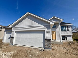 579 Mallard St NE, Hanover, MN 55341