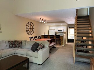 4749 S Pleasantview Rd Unit 108, Harbor Springs, MI 49740