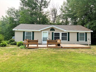 634 Garden St, Cheboygan, MI 49721