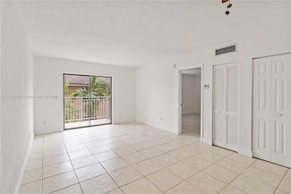 1095 W 77th St Unit 111, Hialeah, FL 33014