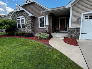 508 Sylvan Ln, Midland, MI 48640