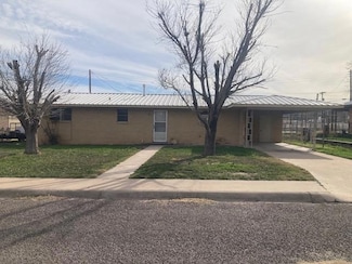 301 W 3rd St, Iraan, TX 79744