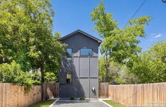 1641 N Center, San Antonio, TX 78202