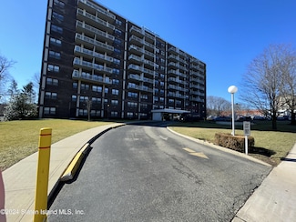 1100 Clove Rd Unit 2M, Staten Island, NY 10301