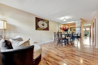 9829 Riverside Dr Unit 426, Coral Springs, FL 33071