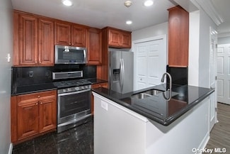 100 Vista View Dr Unit 1902, Farmingville, NY 11738