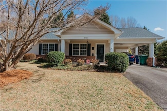 2125 Heatherstone Ln, Mount Airy, NC 27030