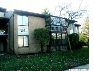 34 Meadow Green Cir Unit K, Manalapan, NJ 07726