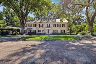 1199 W Hill Dr, Gates Mills, OH 44040