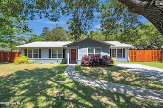 114 Park Ave, Southport, NC 28461