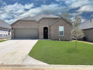 613 Riley Ln, Maumelle, AR 72113